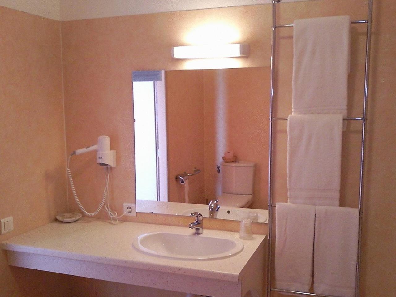 Logis L'Auberge Du Quercy Blanc Molières المظهر الخارجي الصورة